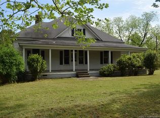 461 Old Red Springs Rd, Maxton, NC 28364