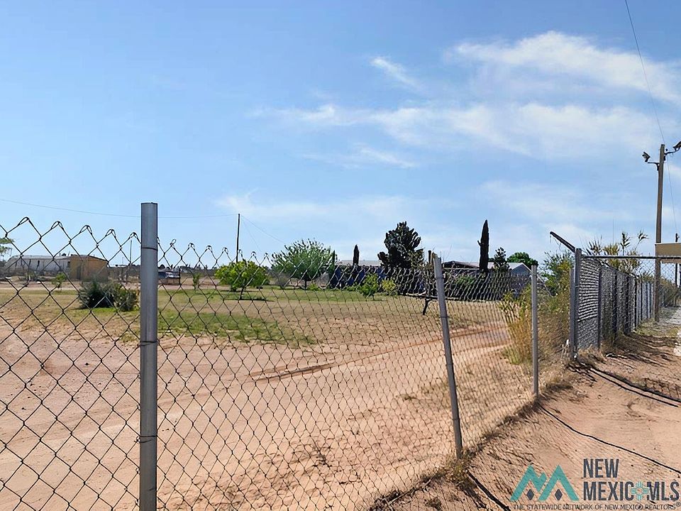 1st image of 637 Paseo Real Dr