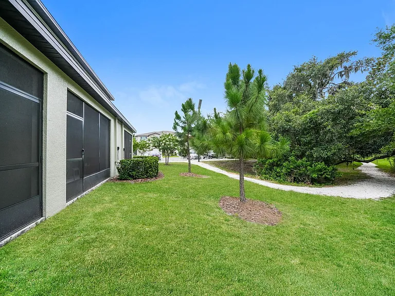 6031 Acara Ln — Photo 20