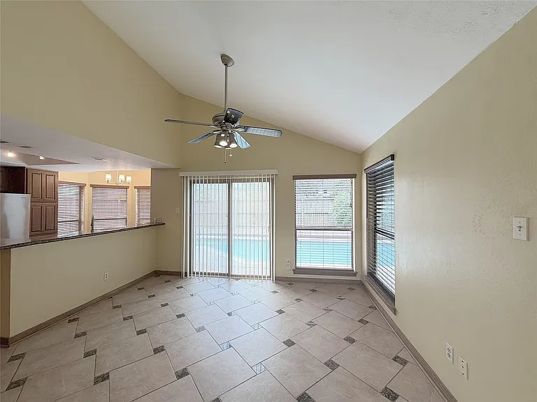 13103 Waldemere Dr — Photo 8
