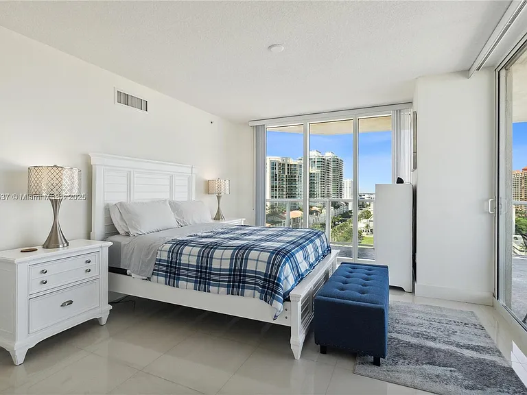 16699 Collins Ave #1407 — Photo 11