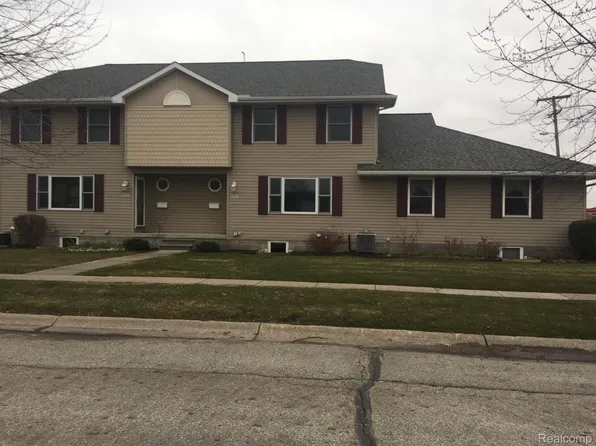 2806 Wright St, Port Huron, MI 48060