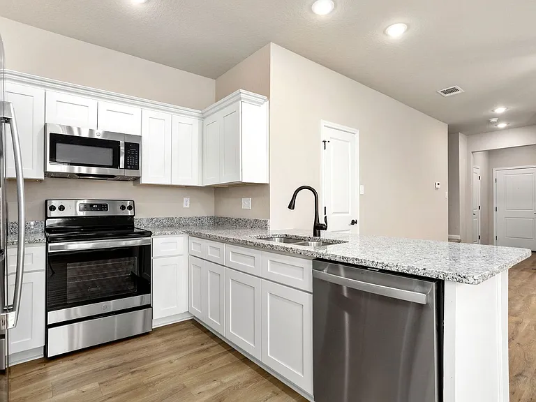 815 Soria Pl #101 — Photo 6