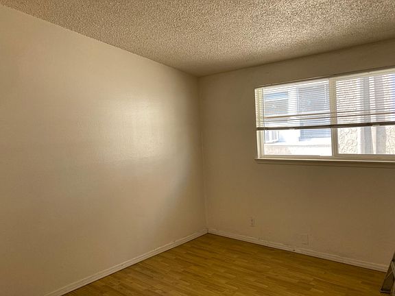 5th image of 532 Cherry Ave #A