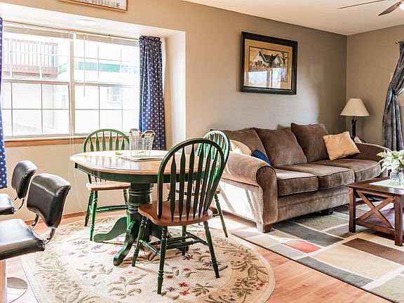 4th image of 3 Woodpecker Ln