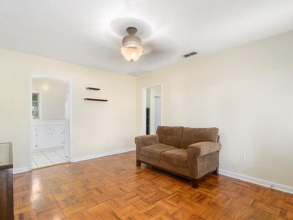 5th image of 2711 E Gore St