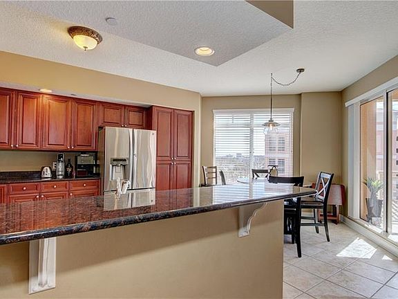 5th image of 521 Mandalay Ave APT 501