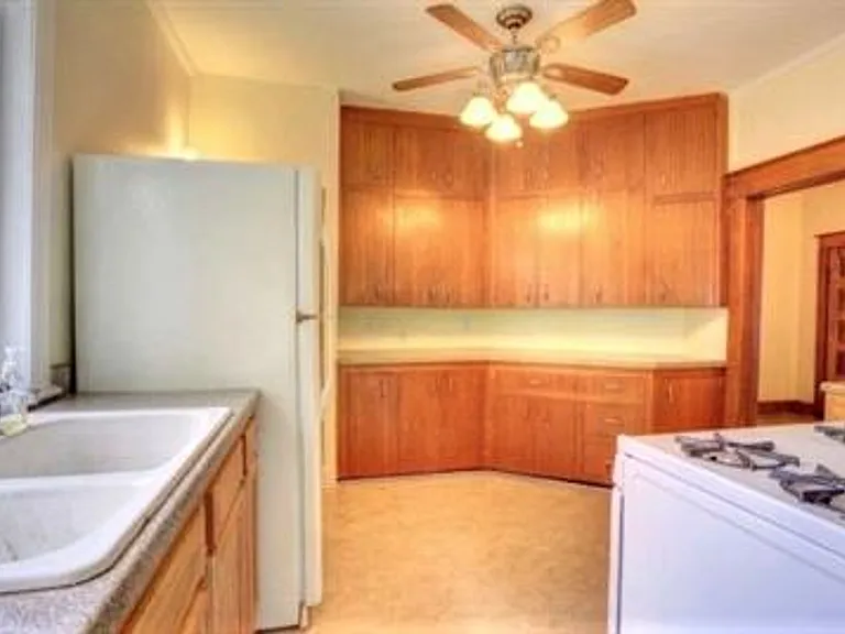 1011 W Tremont St — Photo 14