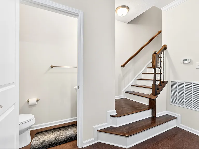 408 Fairmont Dr — Photo 27