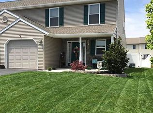 572 Daisy Dr, New Holland, PA 17557