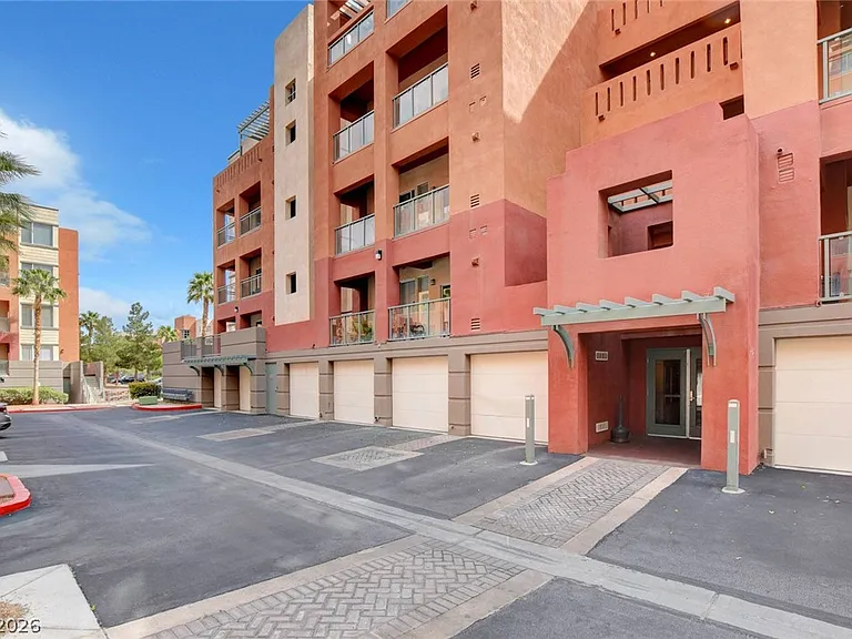 31 E Agate Ave #409 — Photo 3