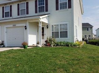 1315 Burns Ln, Minooka, IL 60447