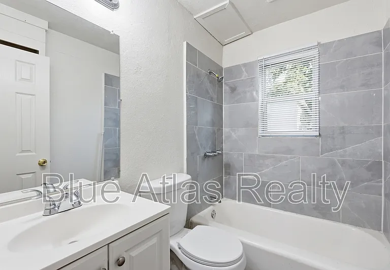 2215 Riverview Dr #B — Photo 12