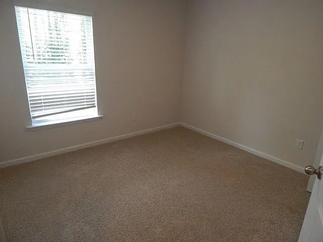 208 Oakmont Valley Trl — Photo 9
