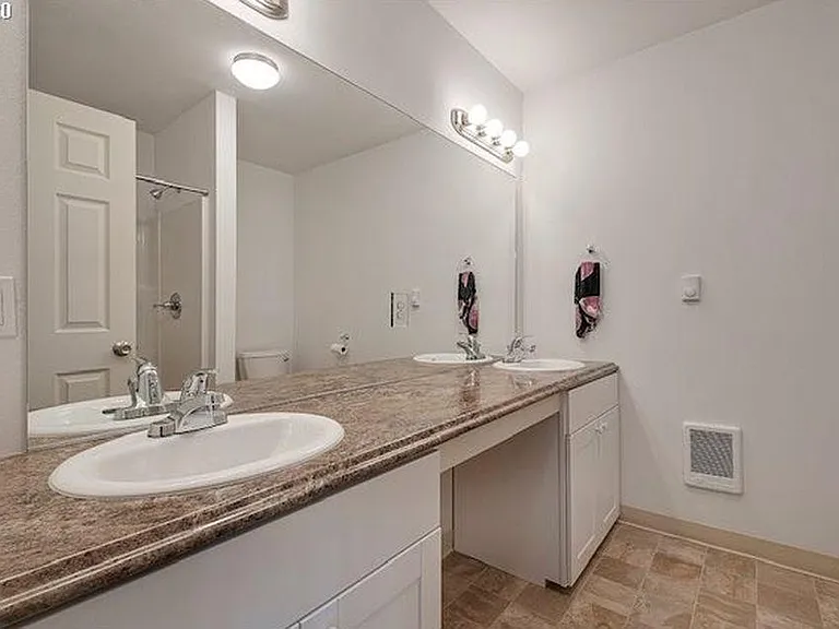 2323 Cedar St #B — Photo 10