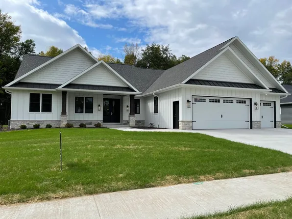 3675 Stockbury St, Green Bay, WI 54313