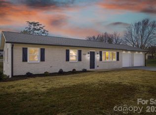 2621 Fairwood Dr SE, Hudson, NC 28638