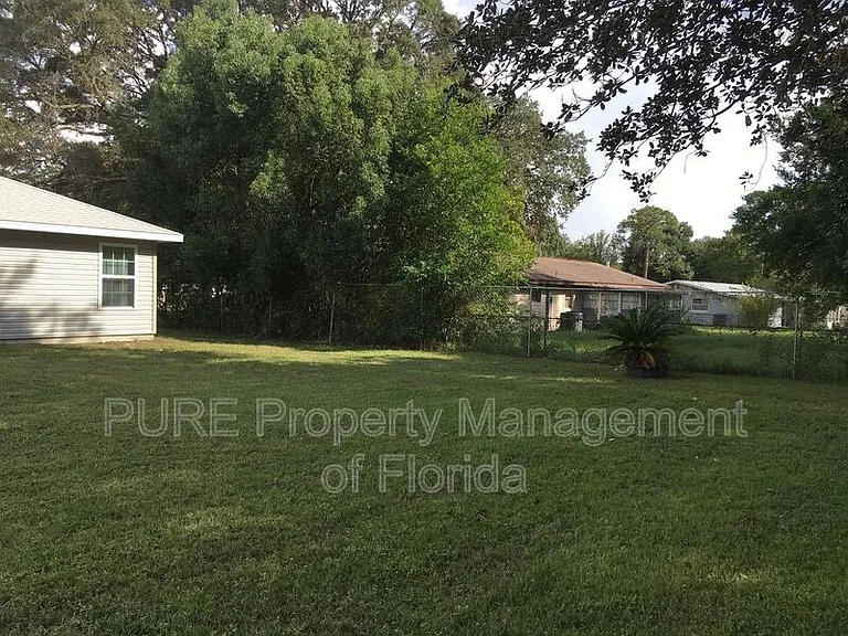 4700 NE 22nd Ave — Photo 34
