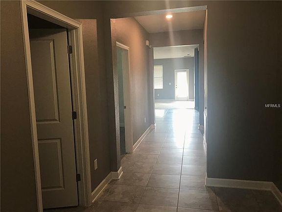3rd image of 9820 Pecan Hickory Way