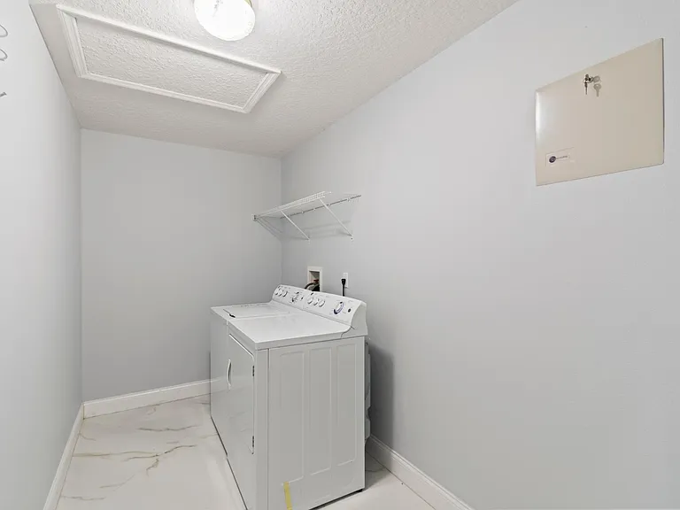 10212 Hart Branch Cir — Photo 48