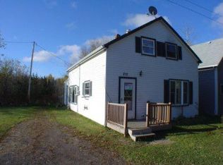 210 Pioneer Dr, Wrenshall, MN 55797
