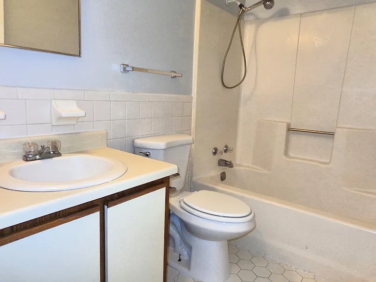 601 Rockingham St — Photo 14
