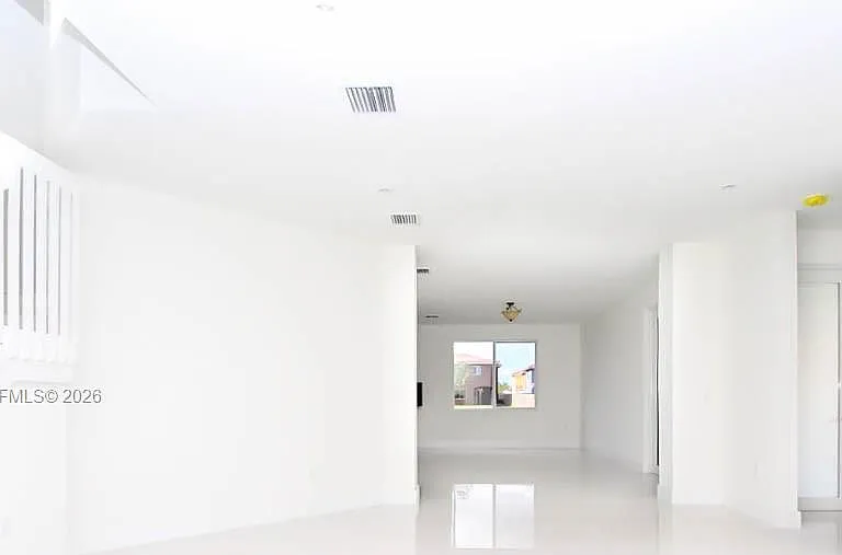 15631 SW 11th Ter — Photo 12