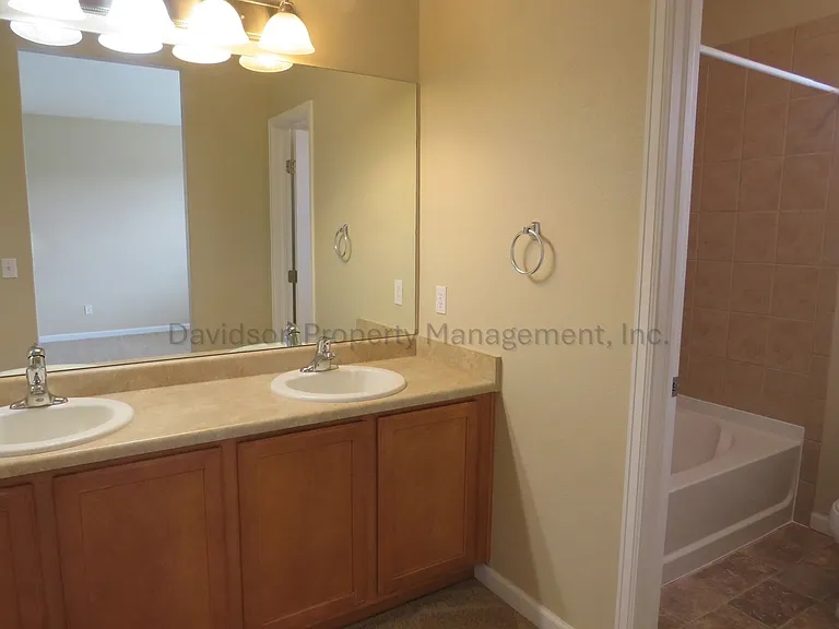 7641 Autumn Knoll Dr — Photo 7