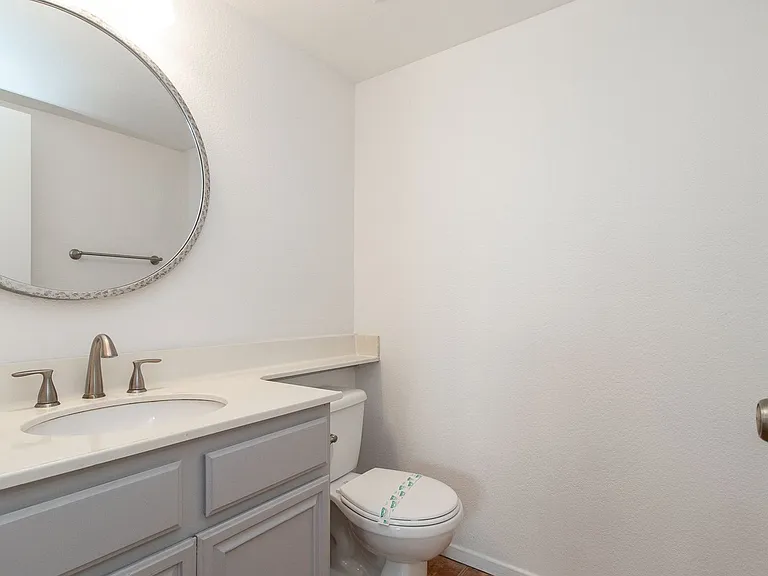 1821 Avenida Segovia — Photo 25