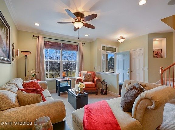 3rd image of 474 Broadmoor Ln