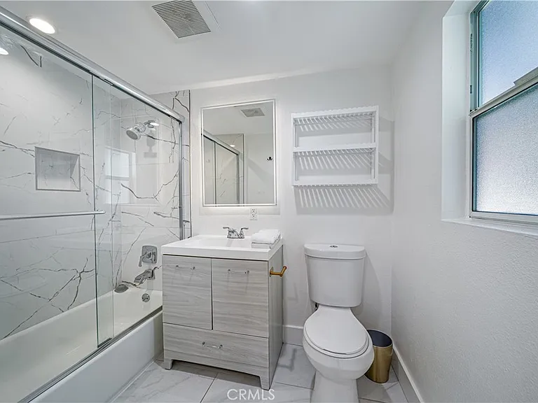 5143 Newcastle Ave — Photo 16