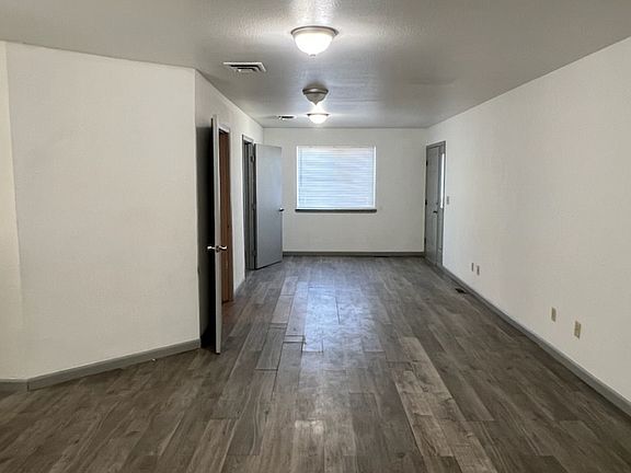 2nd image of 1415 Main St #B