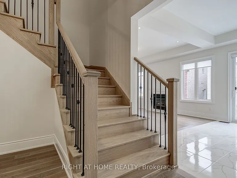 51 Lorrain Hand Cres — Photo 21