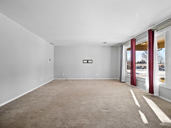 2nd image of 1070 Johnston Dr