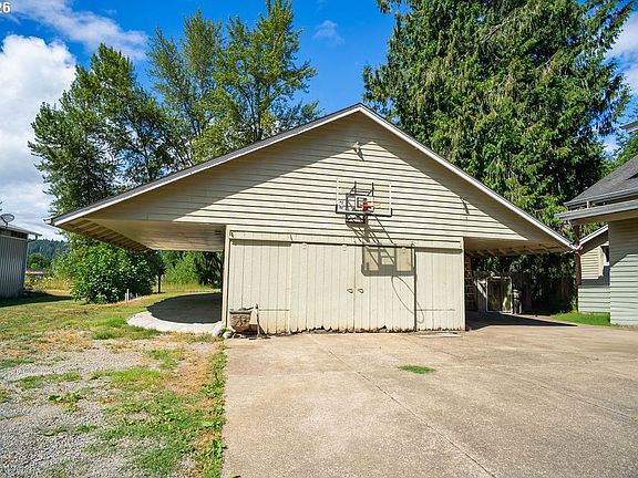 5th image of 16308 NE 199th St