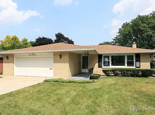 915 S We Go Trl, Mount Prospect, IL