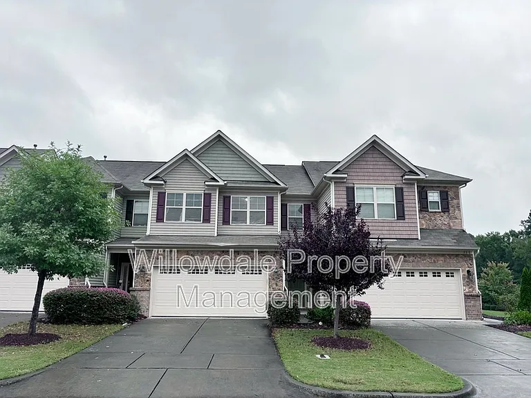 535 Whitworth Ln — Photo 1