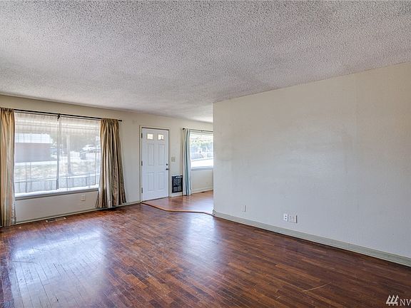 3rd image of 510 Lewis St