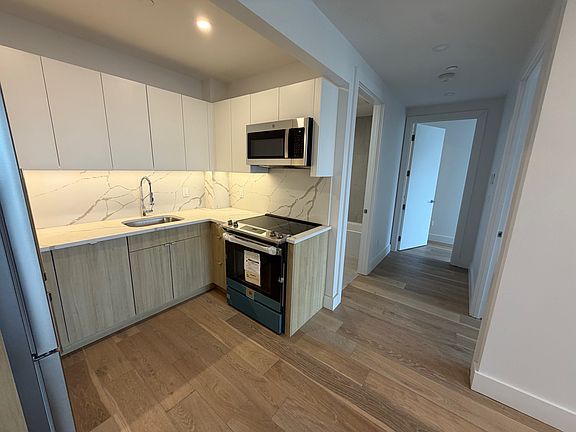 5th image of 1173 Rogers Ave APT 5C