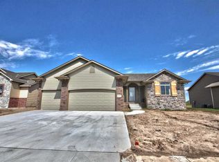 1219 N Lake Ridge Dr, Derby, KS 67037