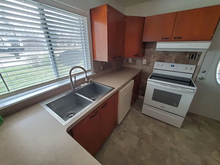 1711 SW Kent Pl — Photo 28