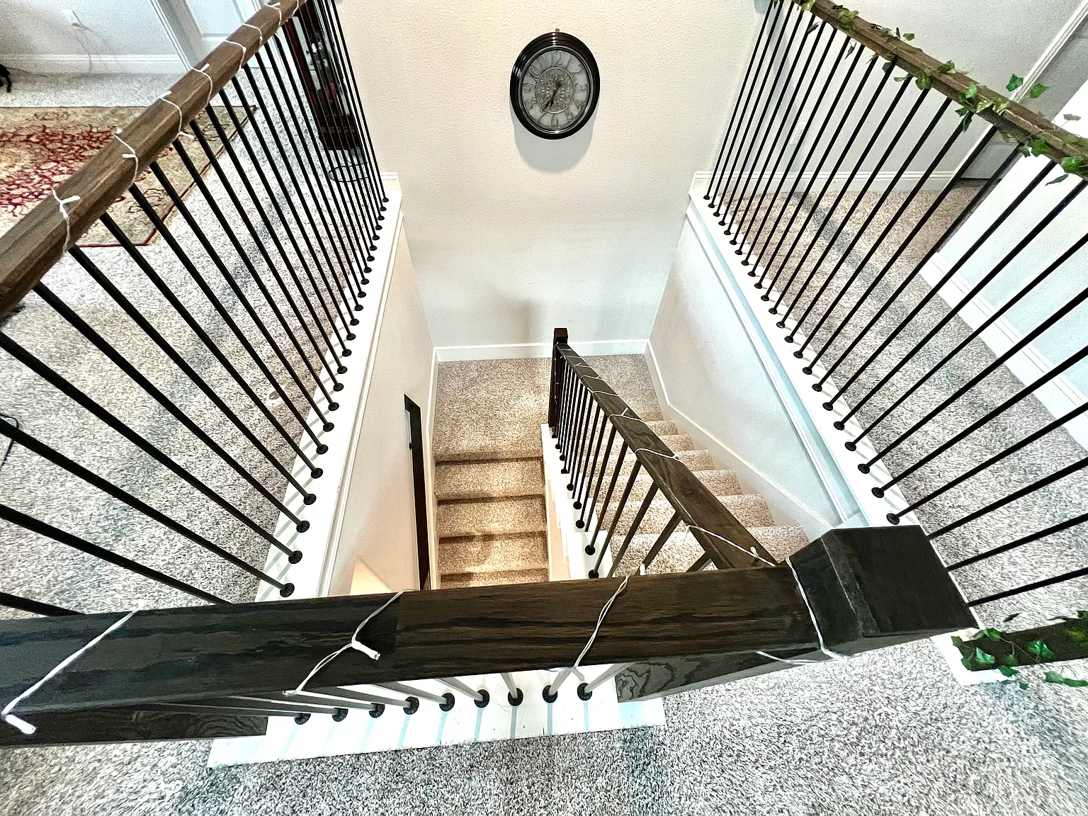 4 bed, 2.5 bath, 2690 sqft, $3,199 — Photo 2