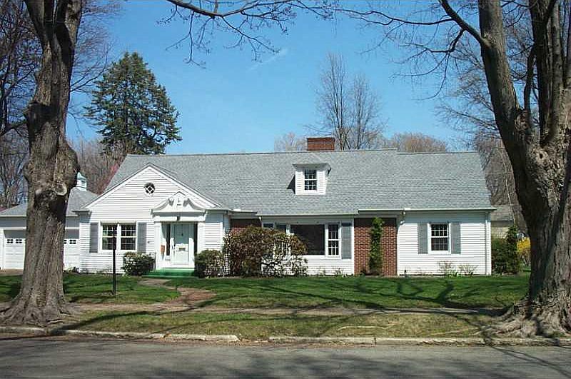 1st image of 311 Seminole Dr