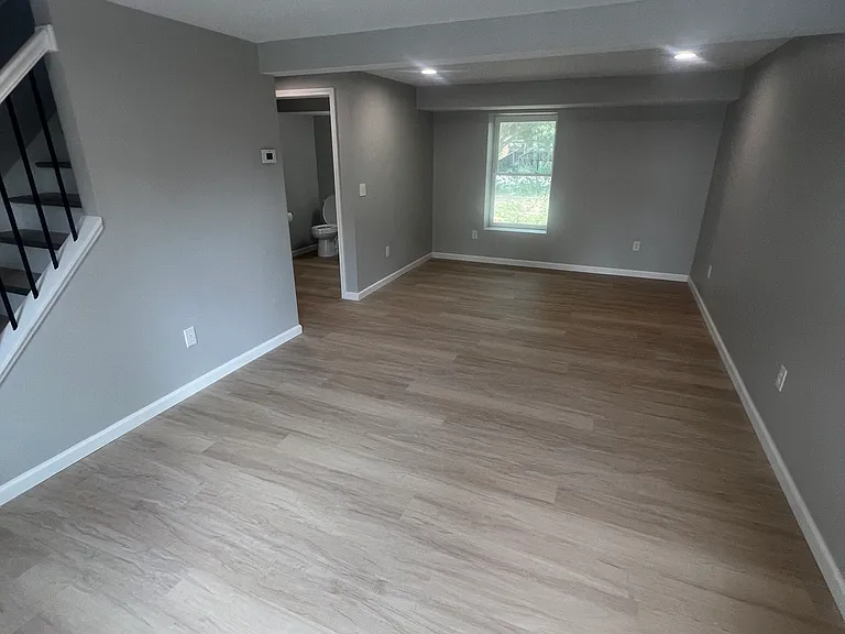 520 Eagle St #4 — Photo 6