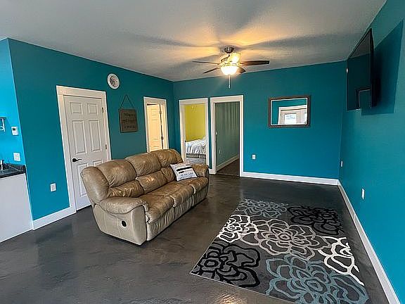 5th image of 48067 Oak Bay Dr