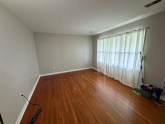 2nd image of 111 Highland Ave