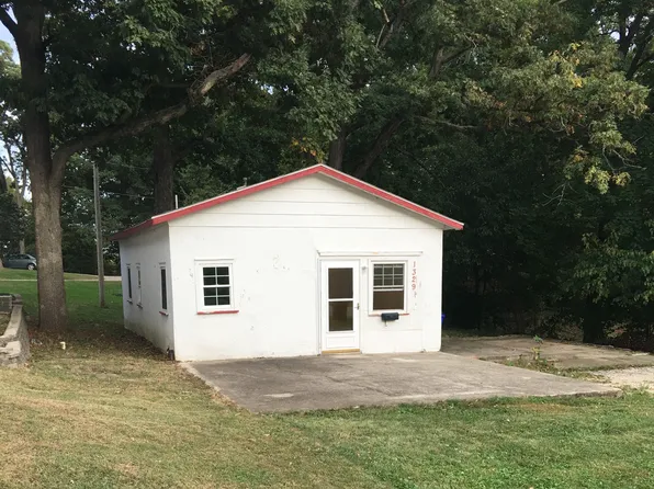 1329 Oak Dr, Decatur, IL 62526