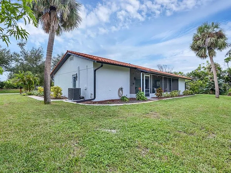 4696 Pompano St — Photo 17