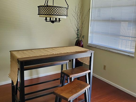 3rd image of 104 Royal Oak Dr APT 204