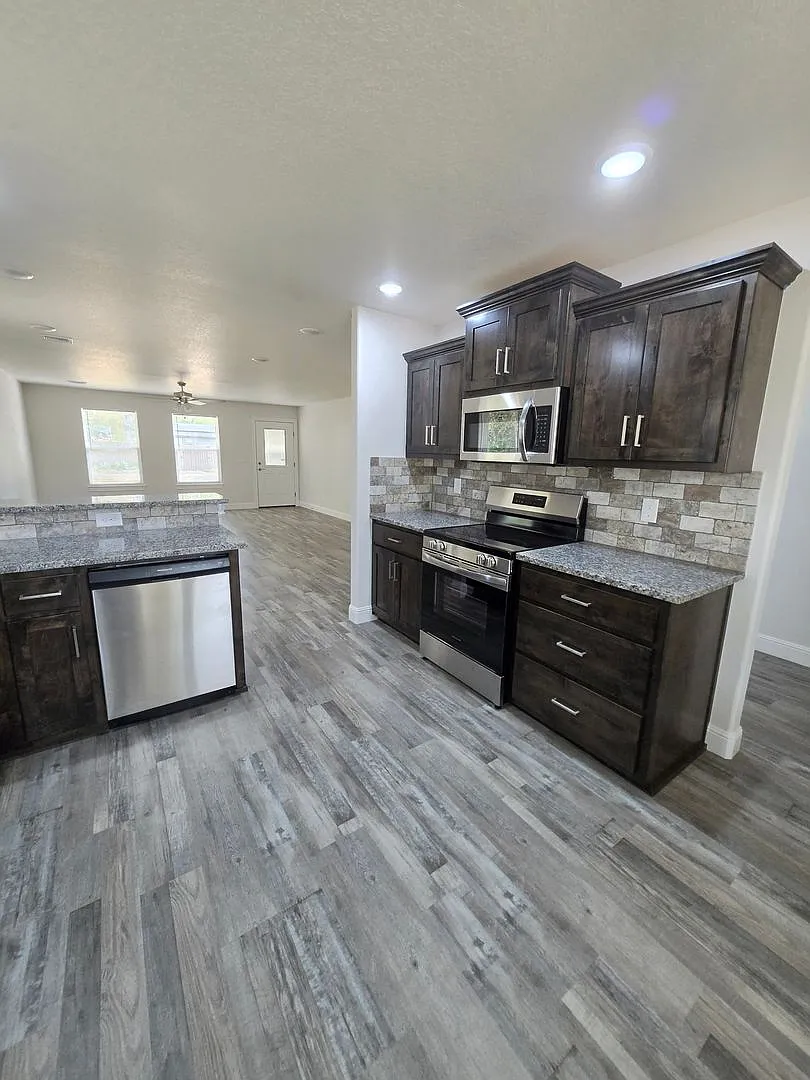 Brand New 3br, 2ba beauty! — Photo 4